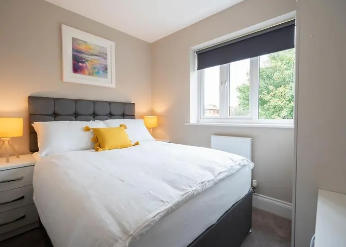 Cosy 3 Bedroom Home In Birmingham With Garden