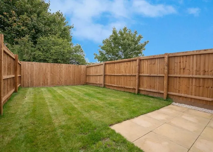 Cosy 3 Bedroom Home In Birmingham With Garden